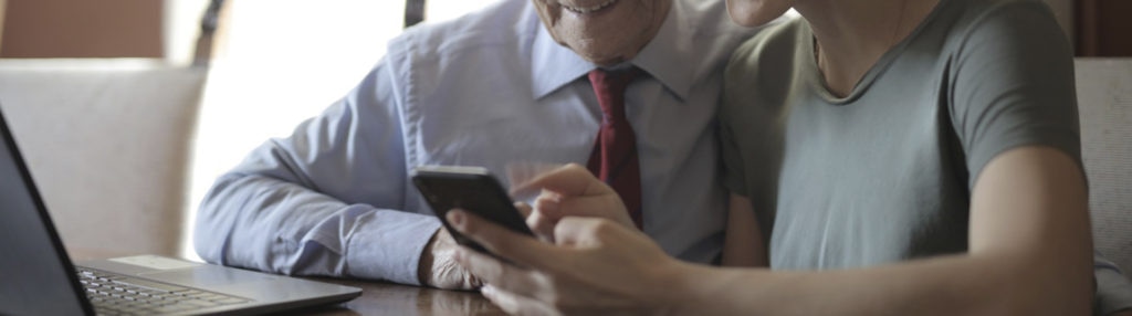 O que é mentoria reversa e como adotar na sua empresa?